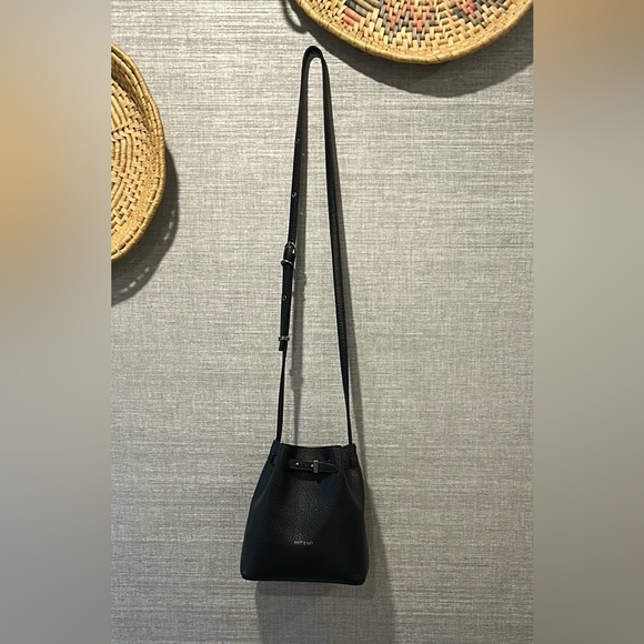 Matt & Nat Black Crossbody Bag with Sleek Design - Picture 2 of 7